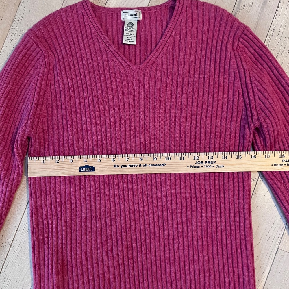 Vintage L.L. Bean 100% Merino Wool Ribbed V-Neck Sweater Women’s M - Woolmark - Picture 14 of 16
